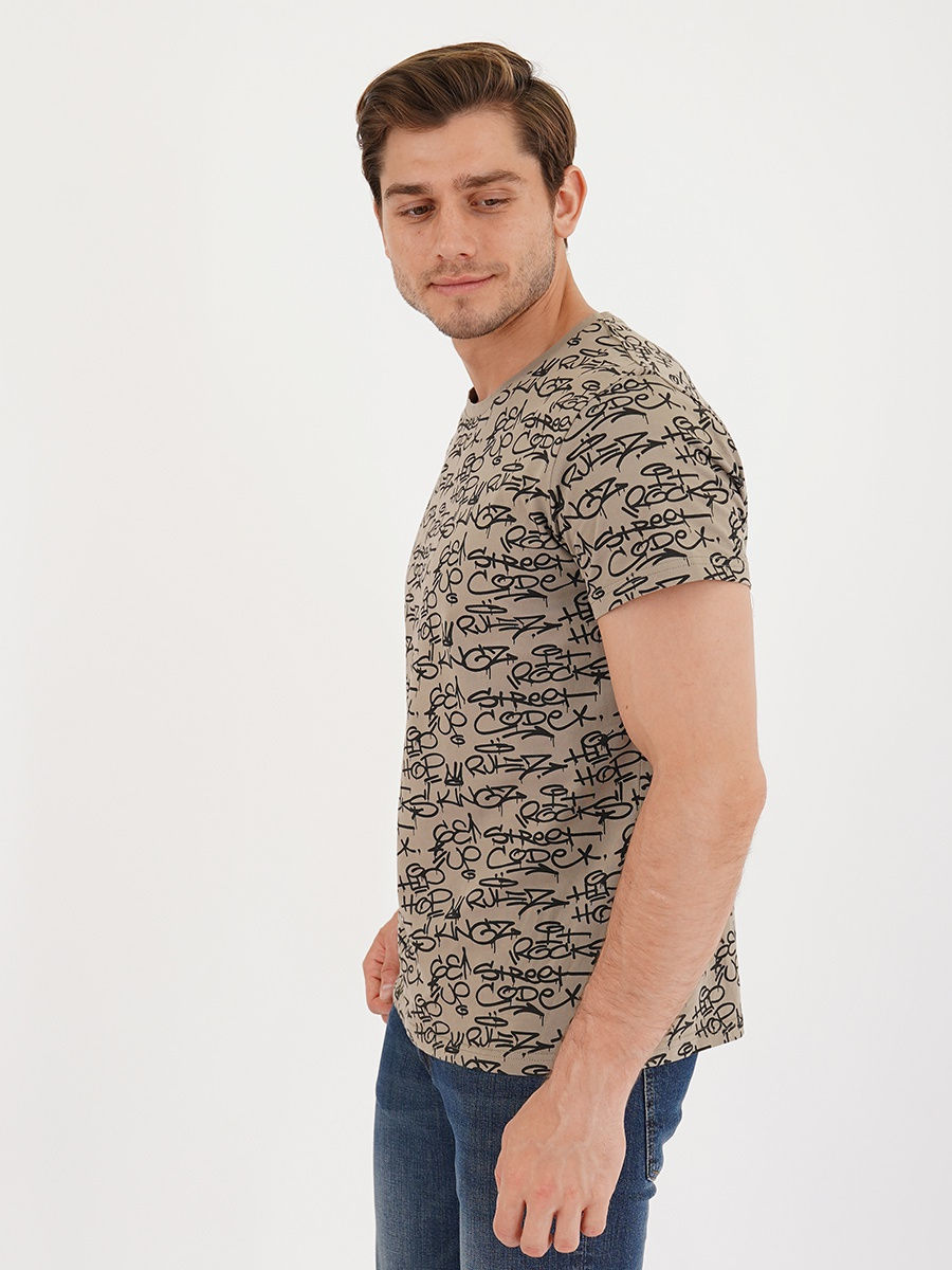 Футболка коричневая с принтом