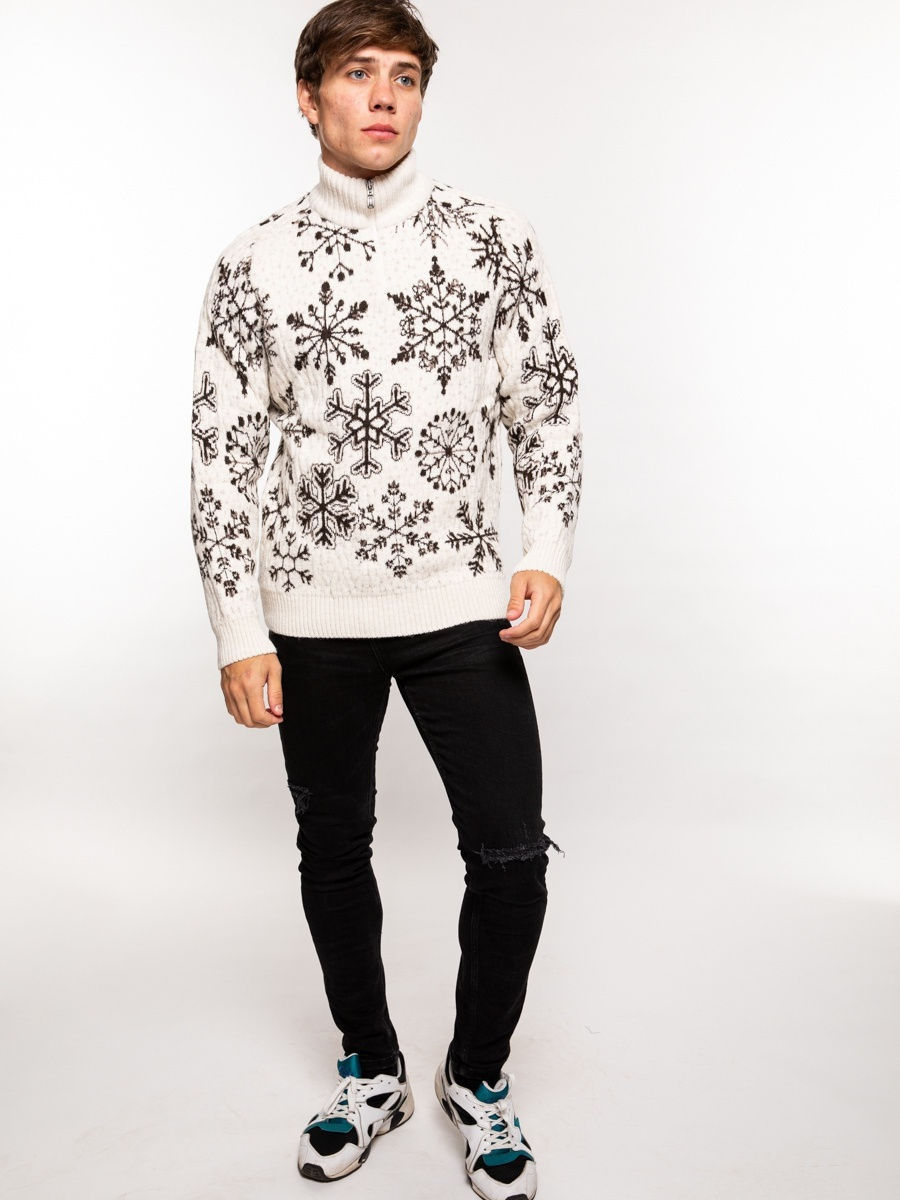 Связанный свитер с замком