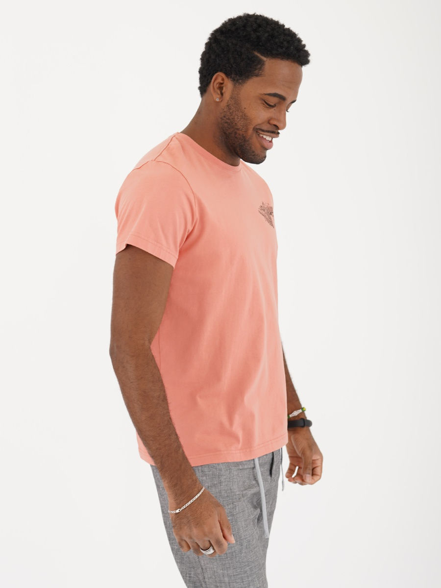 Стильная ораньжевая футболка