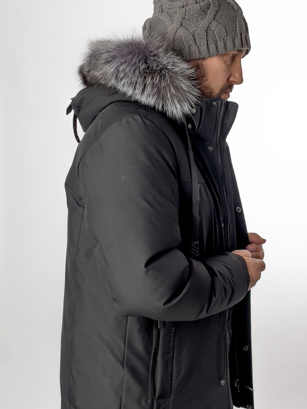 Черная зимняя куртка