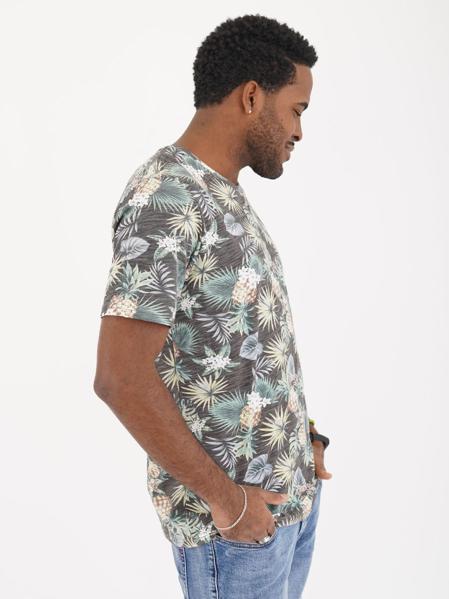 Футболка с анасами