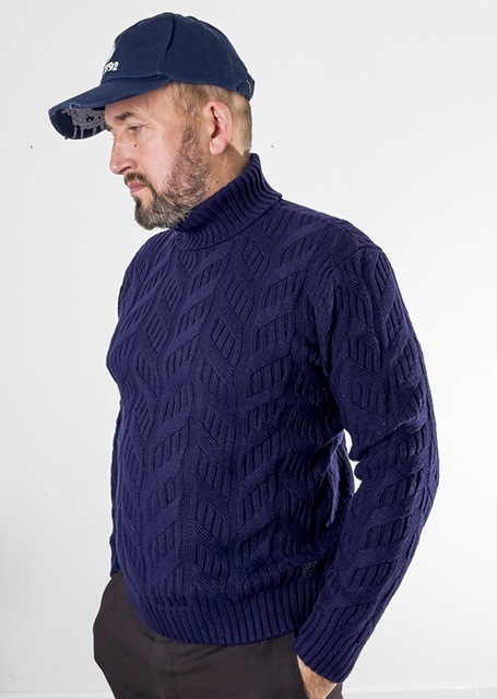 Мужской свитер синий