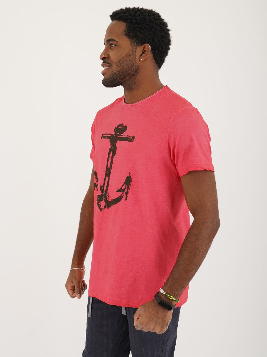 Футболка красная с якорем