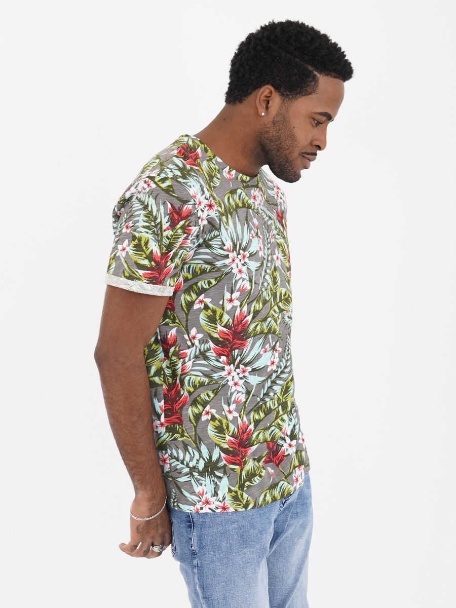 Футболка серая с тропическим рисунком