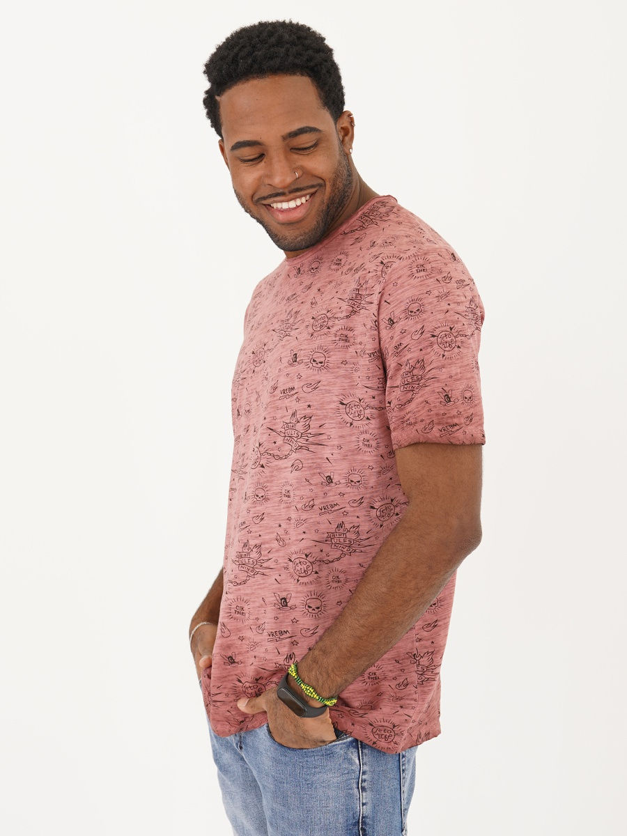 Футболка с черепами