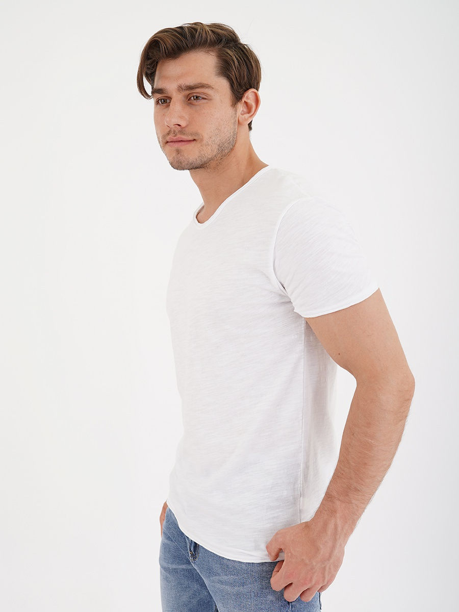 Белая  футболка