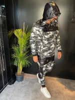Зимний спортивный костюм