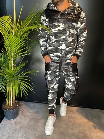 Зимний спортивный костюм