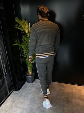 Спортивный костюм мужской