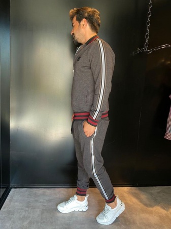 Магазин спортивных костюмов