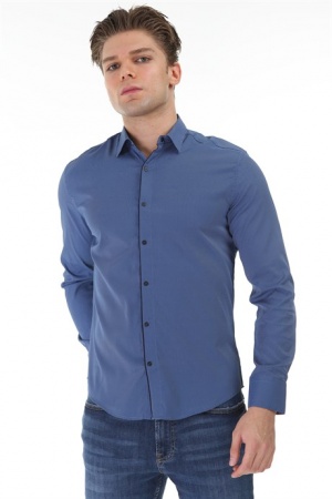 Синяя рубашка