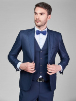 Slim fit, тройка, две пуговицы, две шлицы. Брюки и отделка из ткани компаньон.